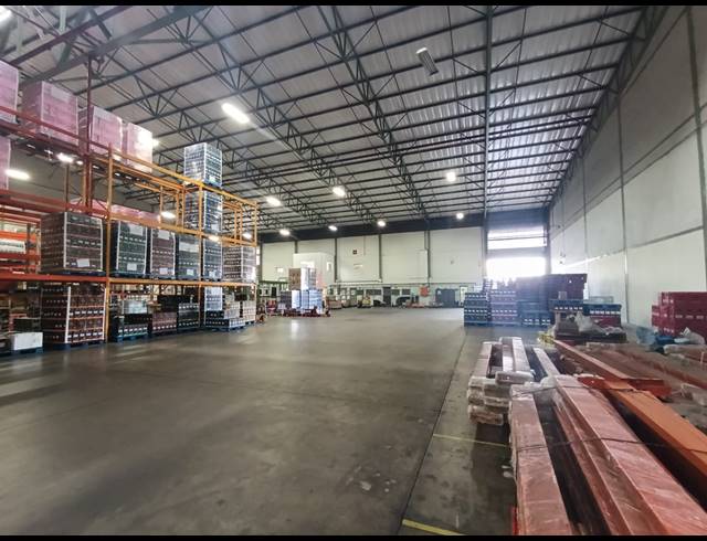 3,301M² WAREHOUSE TO LET IN NEW GERMANY
